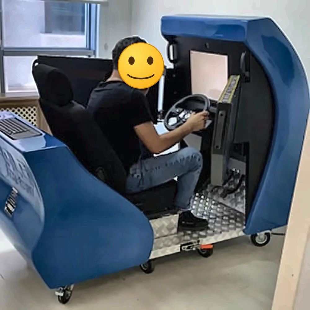 Psikoteknik değerlendirme cihazında test yapan aday